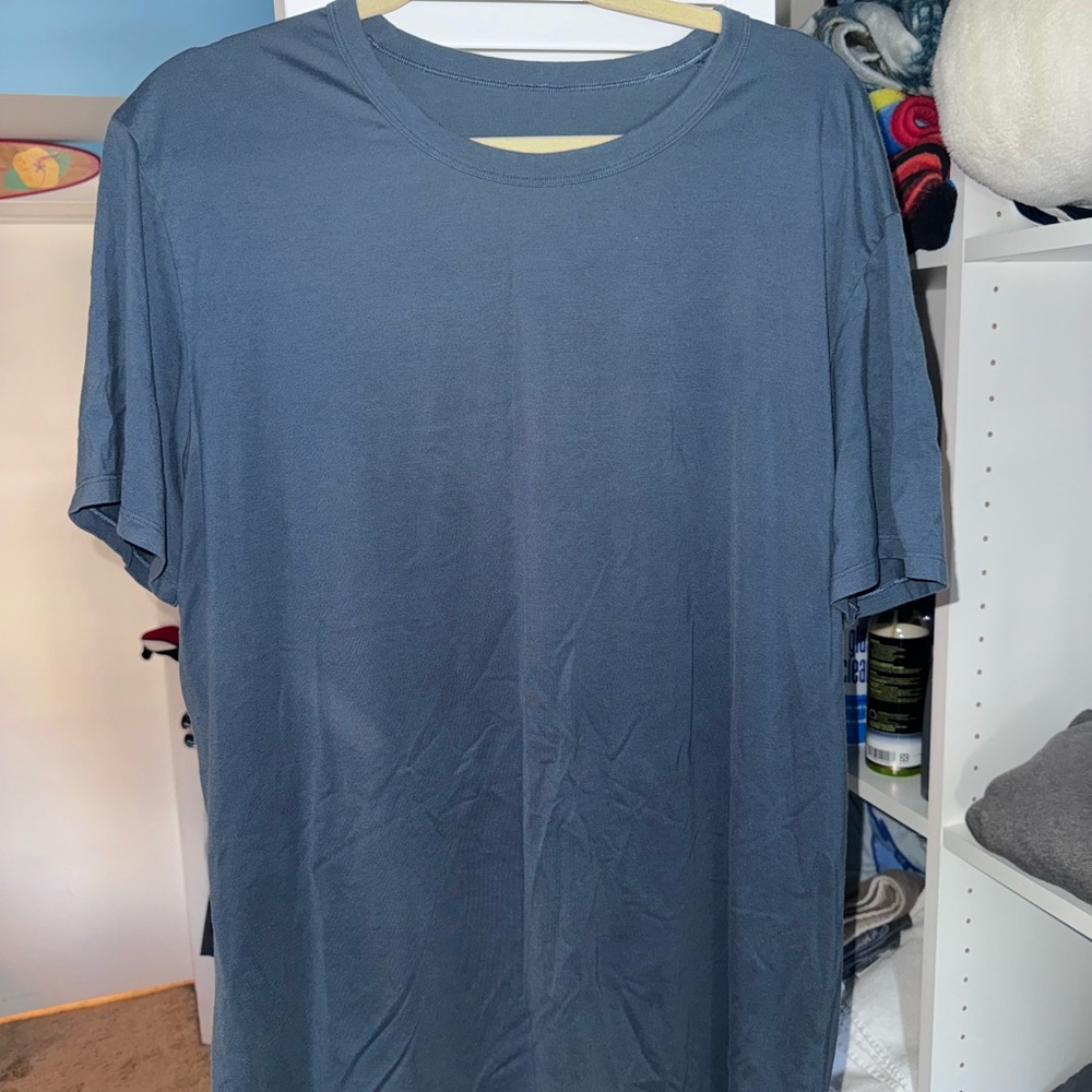 Lululemon men’s shirt